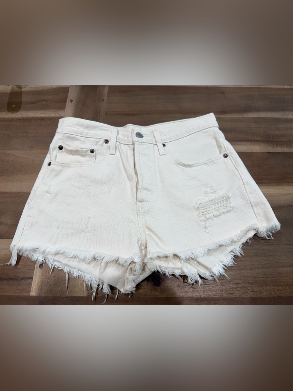 Women’s Distressed Raw-Hem Denim Shorts - Cream- Levi’s 501